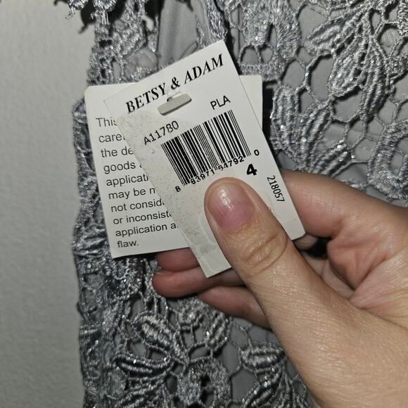 NWT Betsy & Adam Cocktail Dress Womens Sz 4 Small Gray Lace Silver Back Keyhole - Picture 10 of 10